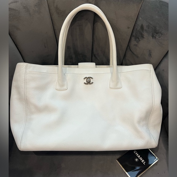 Chanel Cerf Exec Tote bag - Picture 4 of 16